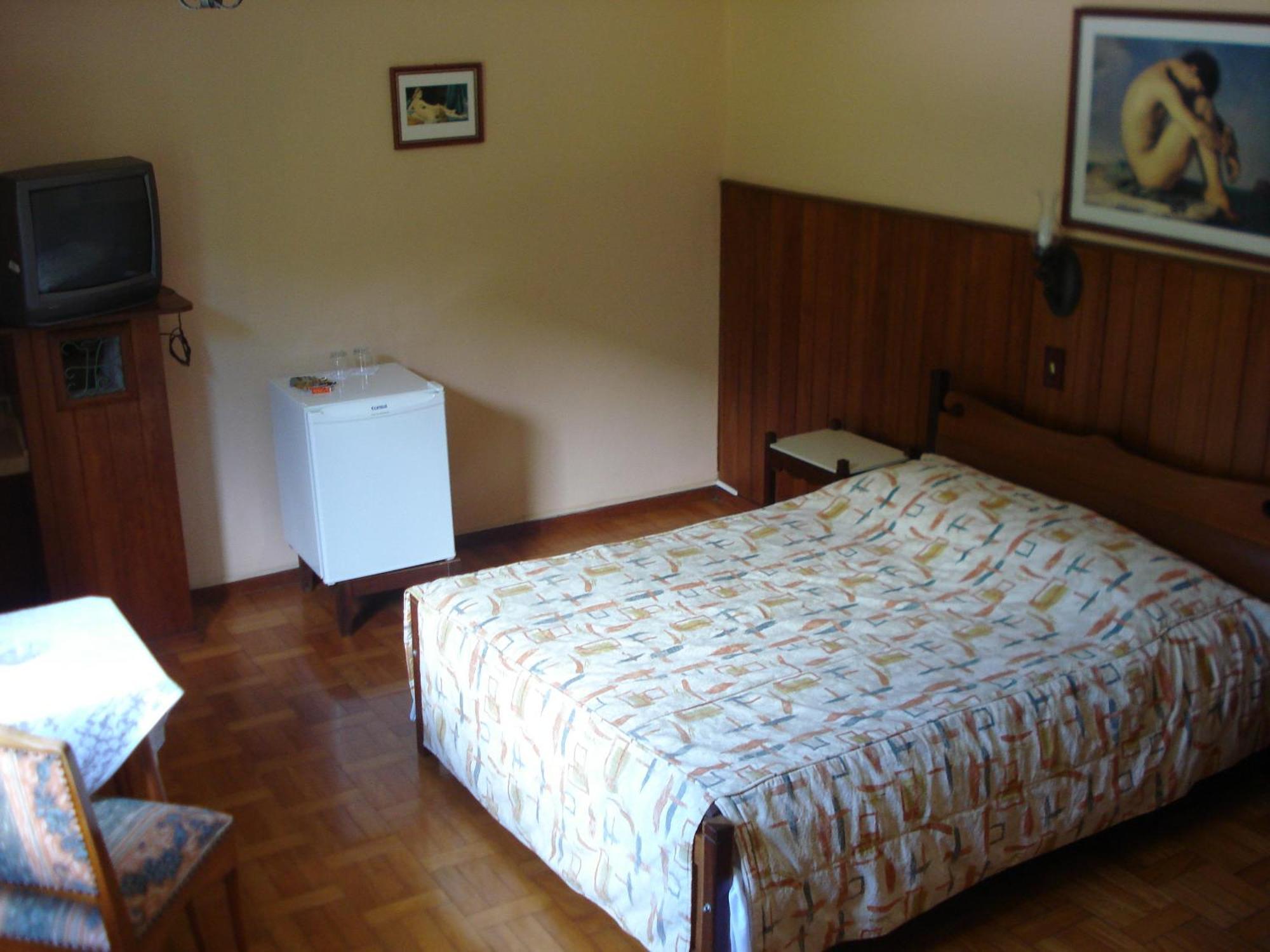Hotel Bucsky Nova Friburgo Quarto foto