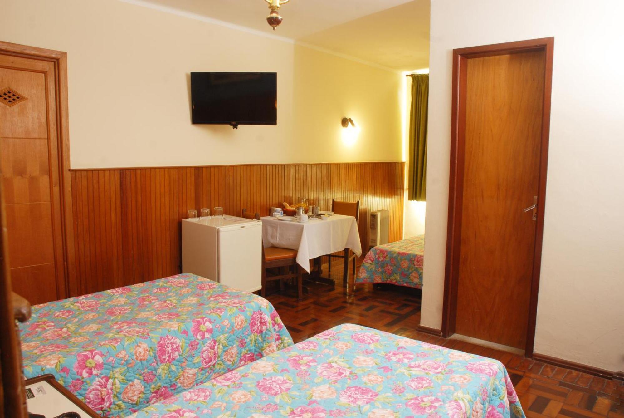 Hotel Bucsky Nova Friburgo Quarto foto